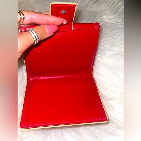 Authentic Prada Red Wallet! In great condition. Code: 129. - Picture 3 of 8